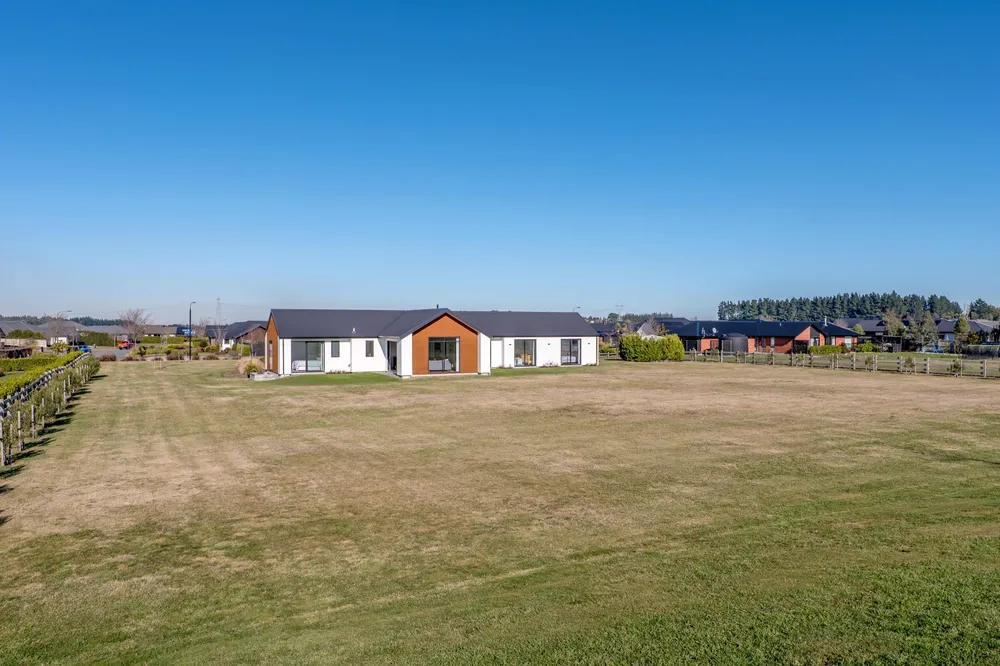 Photos of 37 Silver Peaks Drive