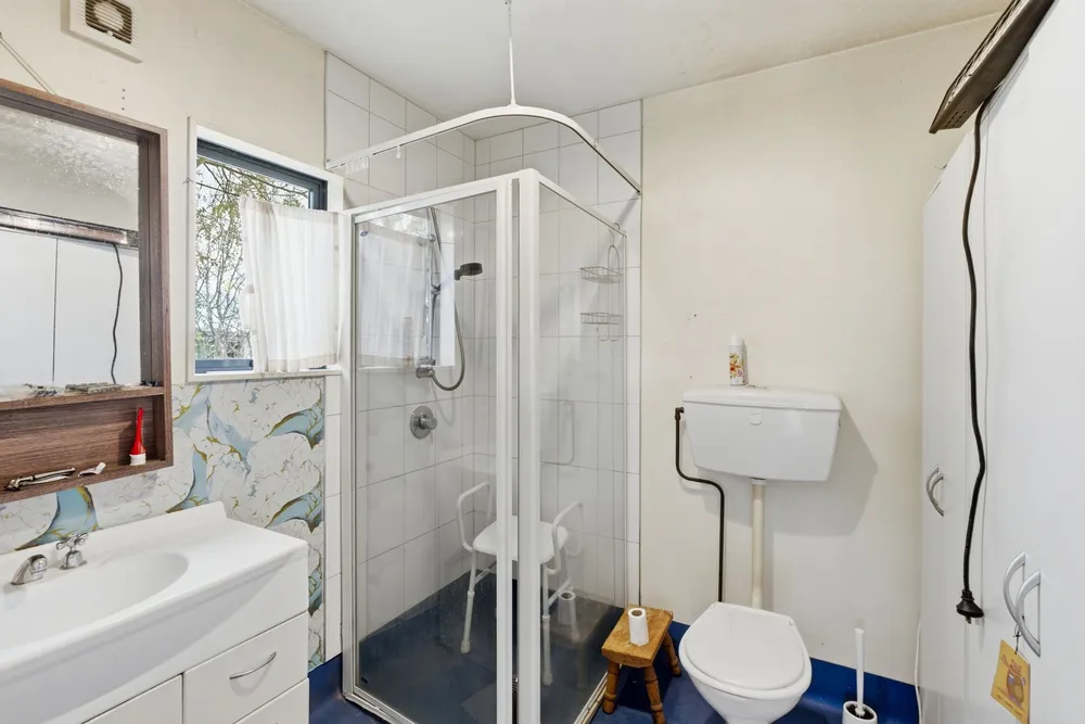 Photos of 303 Munro Road