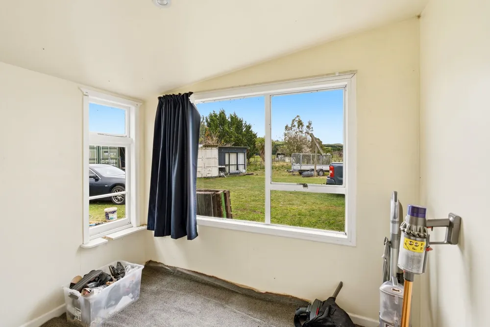Photos of 303 Munro Road