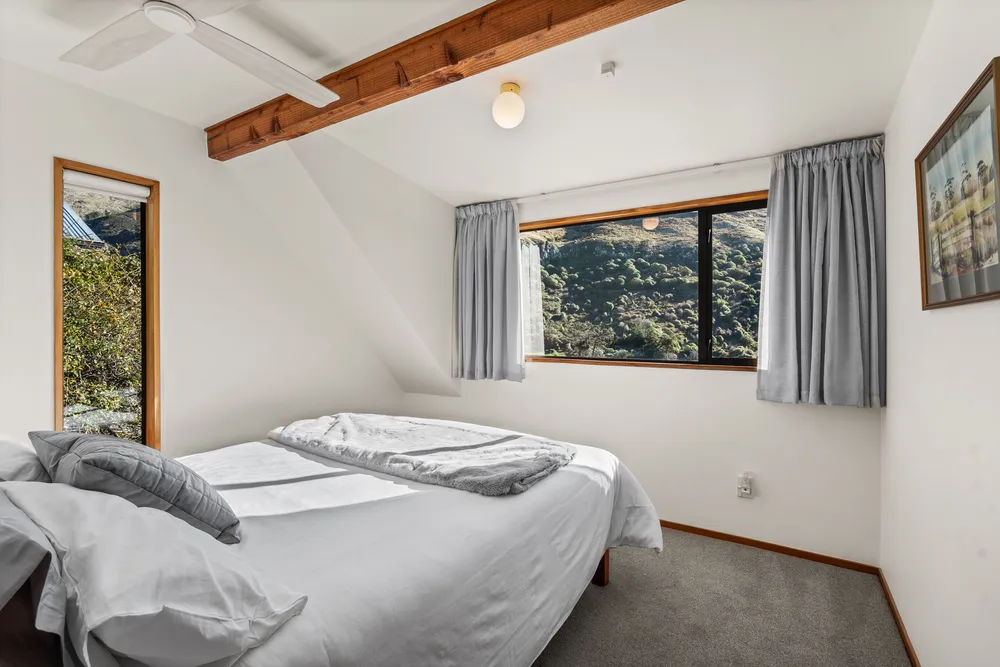Photos of 136 Sumnervale Drive