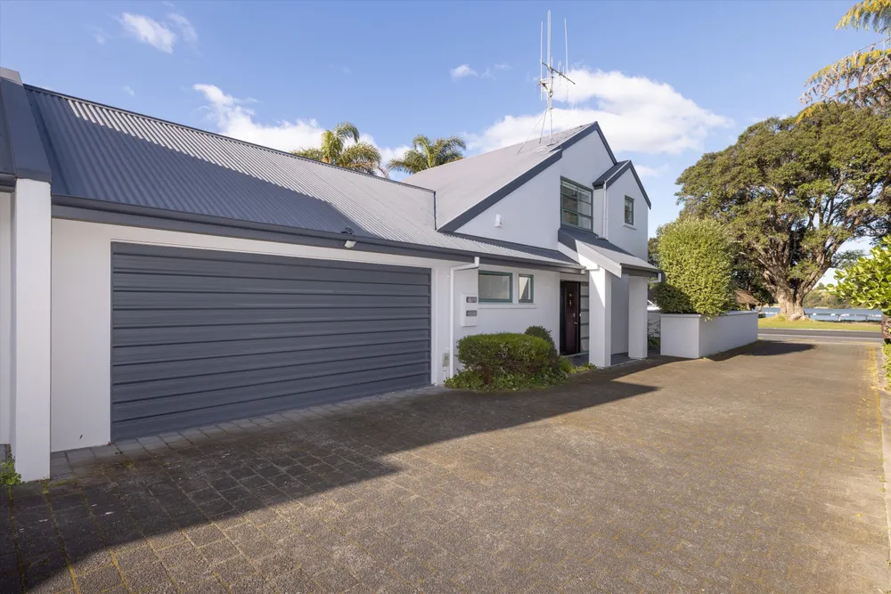 Photos of 81 Turret Road