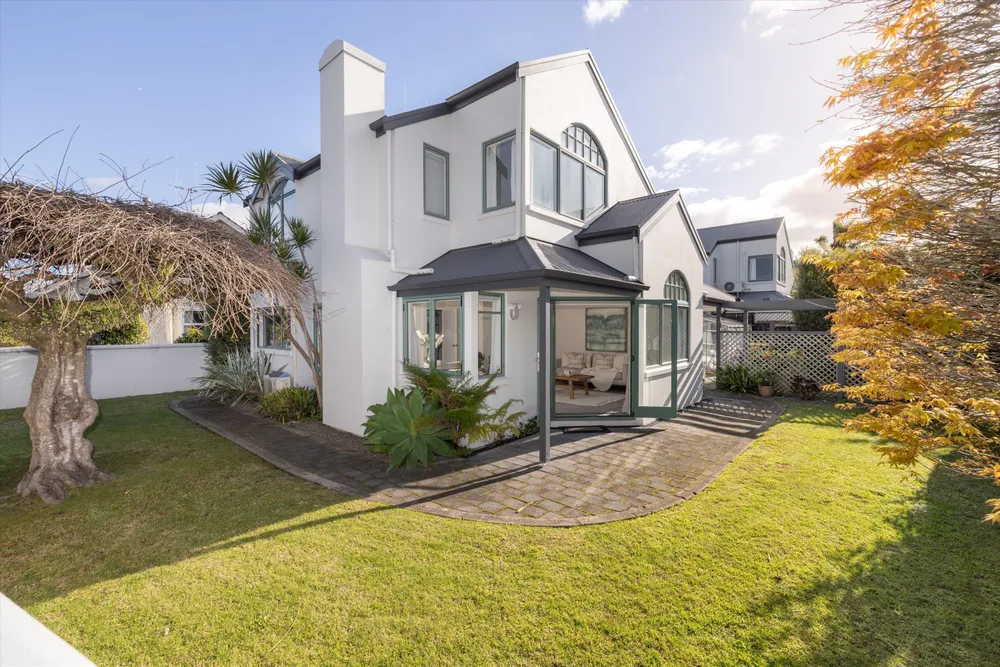 Photos of 81 Turret Road