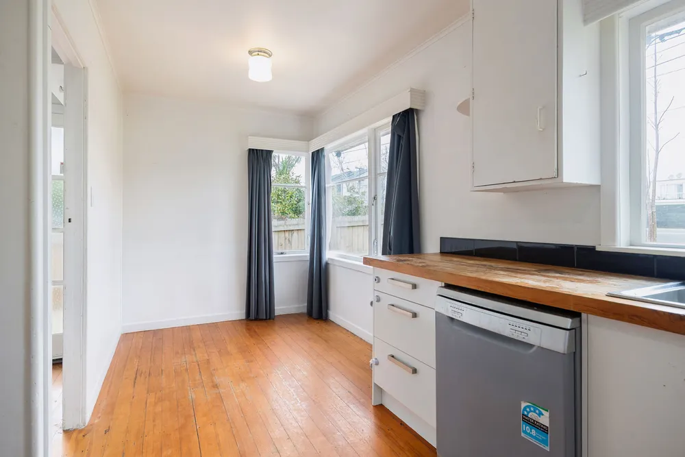 Photos of 2131 Great North Road