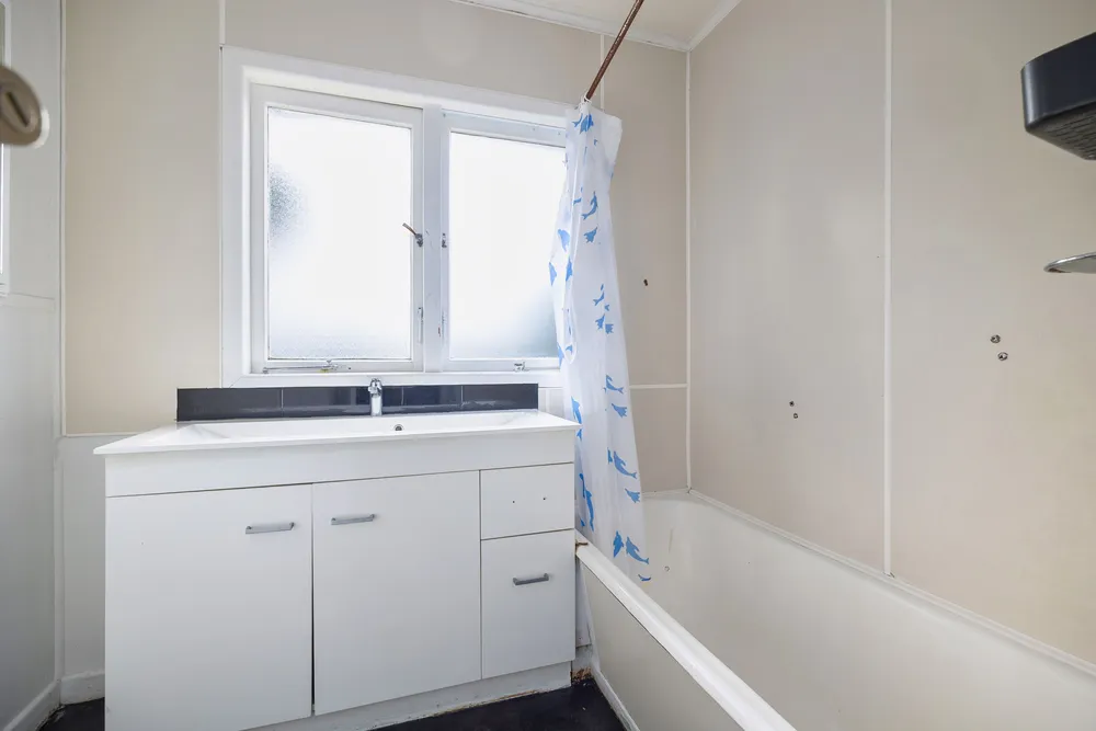 Photos of 2131 Great North Road