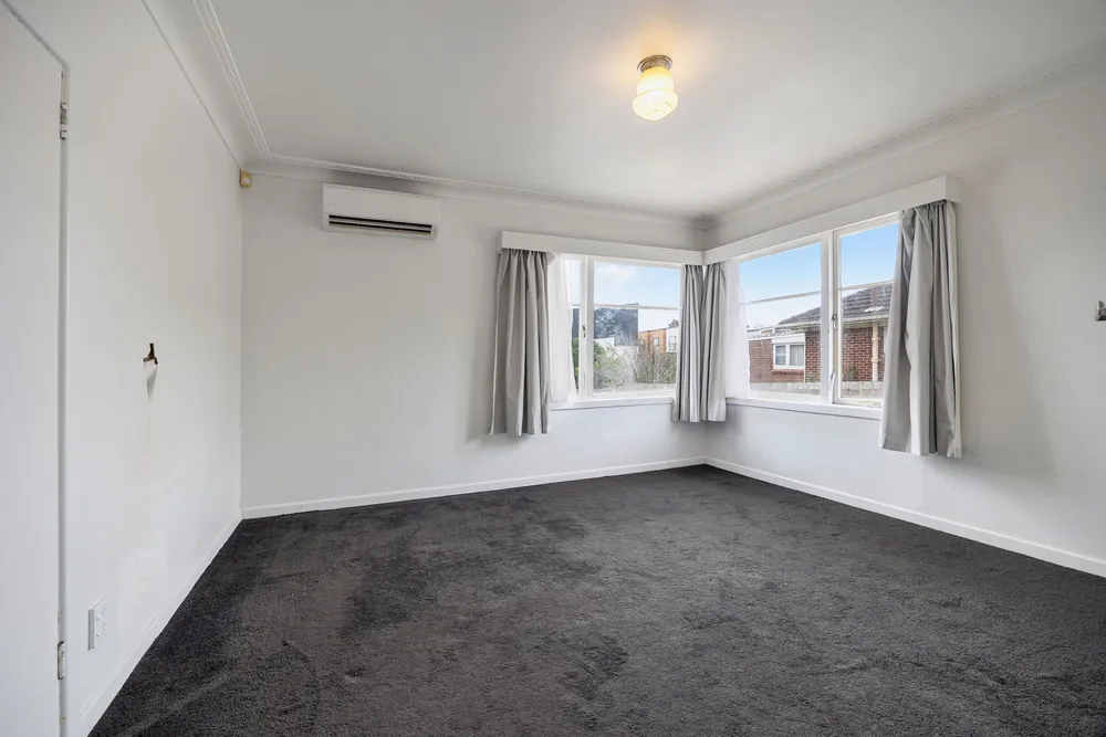 Photos of 2131 Great North Road