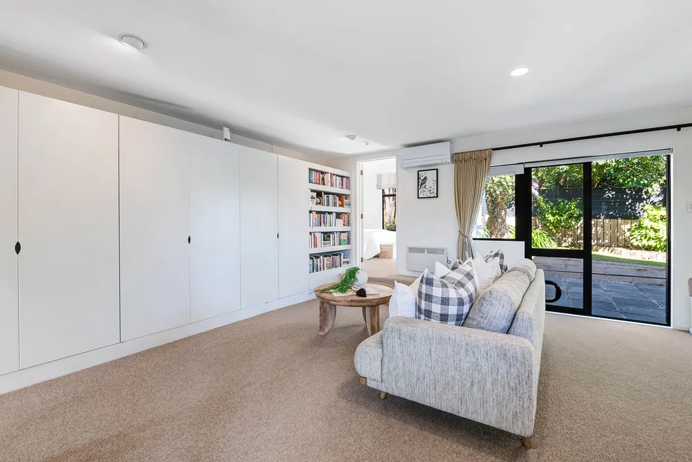 Photos of 10a Amanda Lane