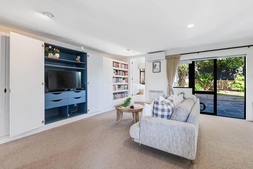 Photos of 10a Amanda Lane