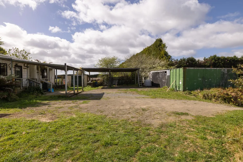 Photos of 736 No 2 Road