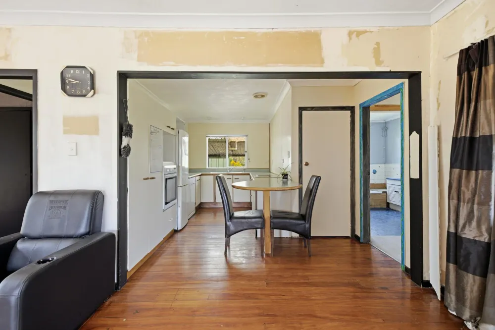 Photos of 736 No 2 Road