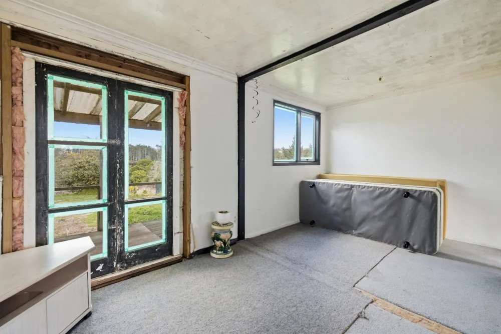 Photos of 736 No 2 Road
