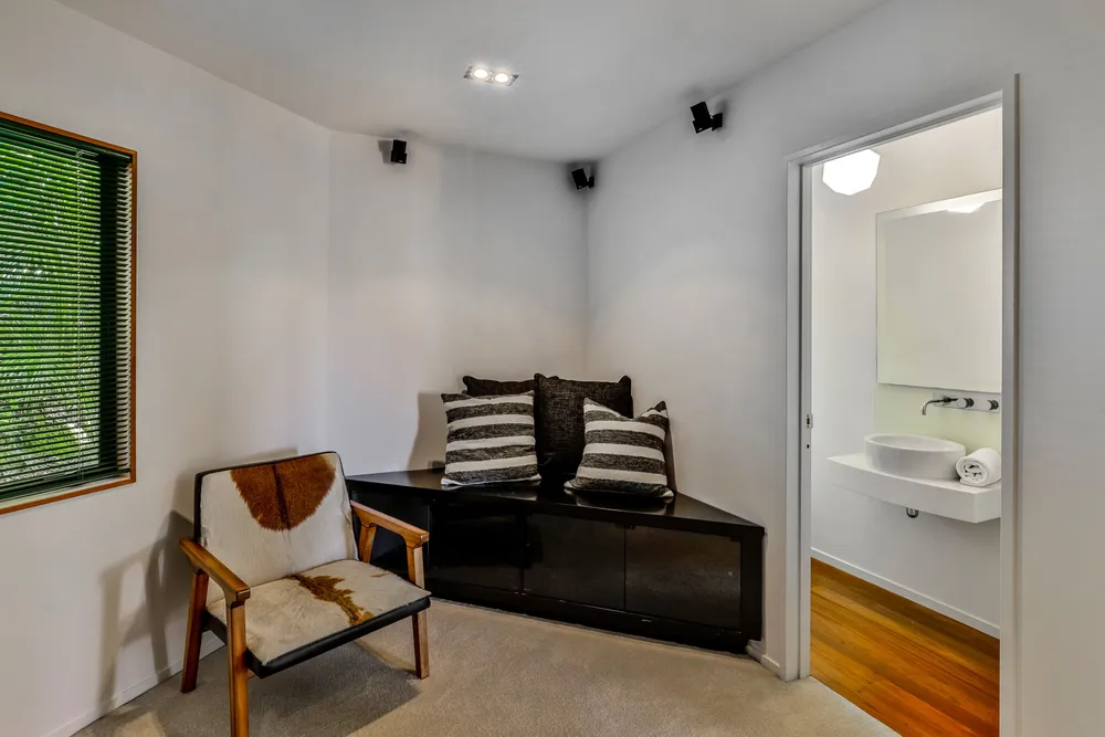 Photos of 632 South Titirangi Road