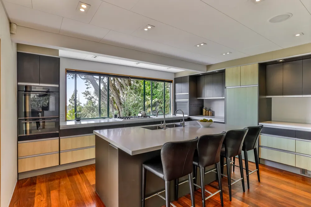 Photos of 632 South Titirangi Road