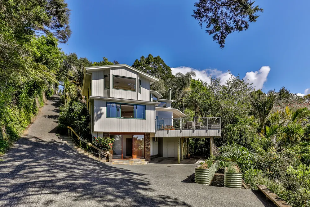 Photos of 632 South Titirangi Road