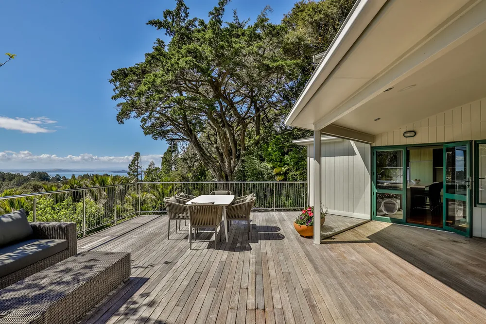 Photos of 632 South Titirangi Road
