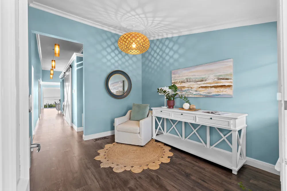 Photos of 1047 Whangaparaoa Road