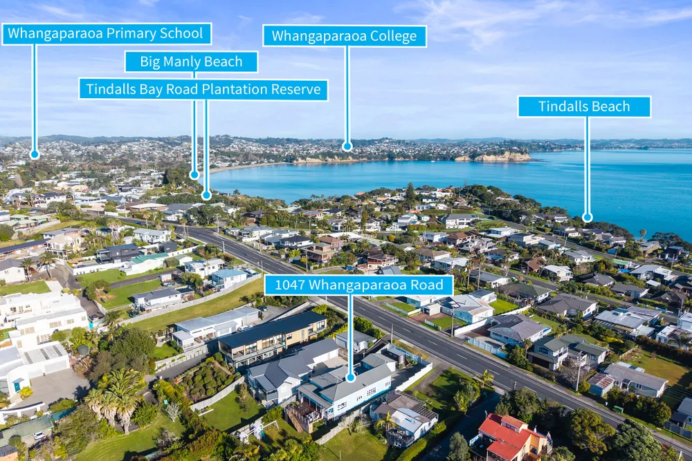 Photos of 1047 Whangaparaoa Road