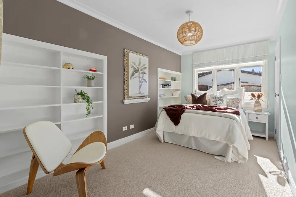 Photos of 1047 Whangaparaoa Road