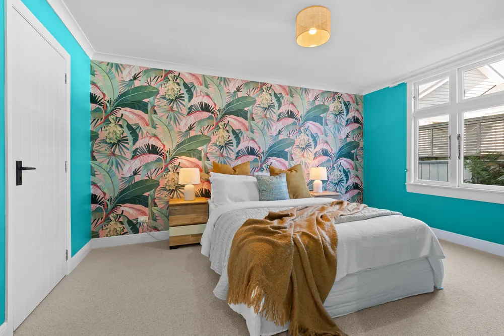 Photos of 1047 Whangaparaoa Road