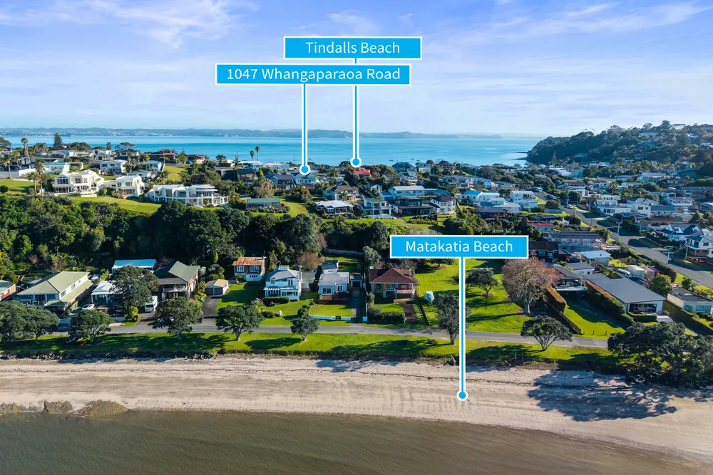 Photos of 1047 Whangaparaoa Road
