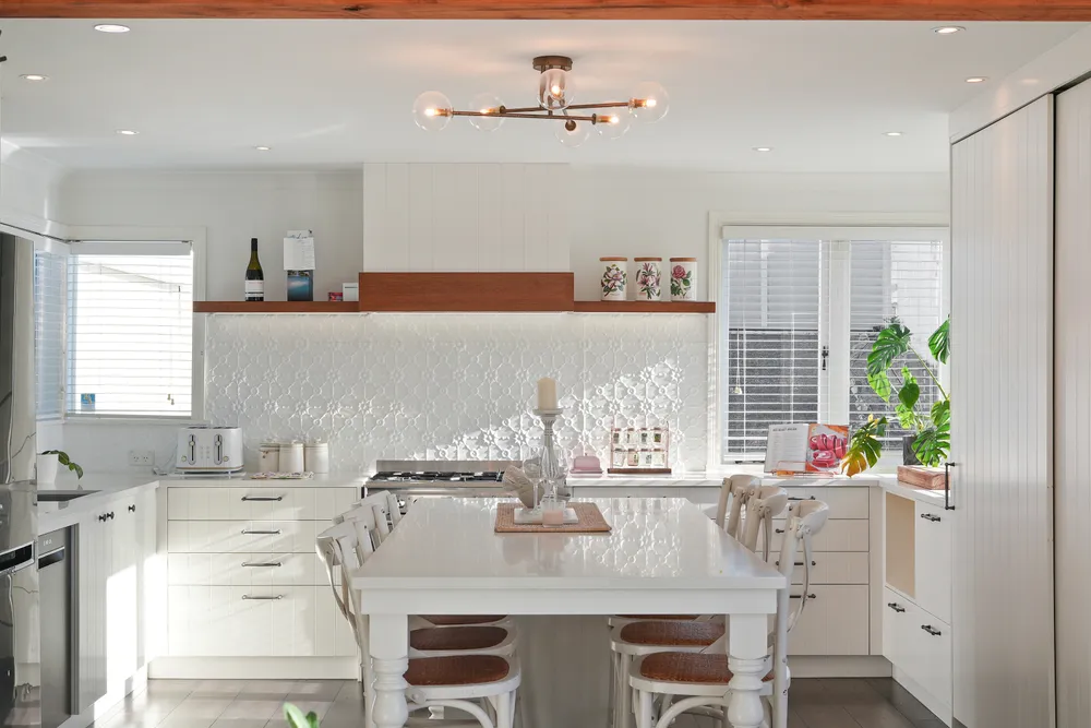 Photos of 1047 Whangaparaoa Road
