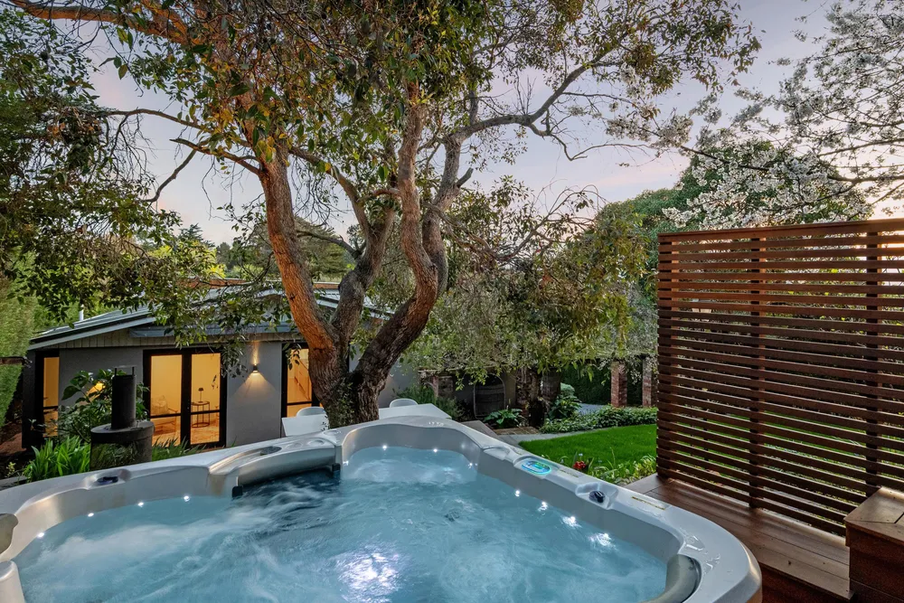 Photos of 259 Kennedys Bush Road