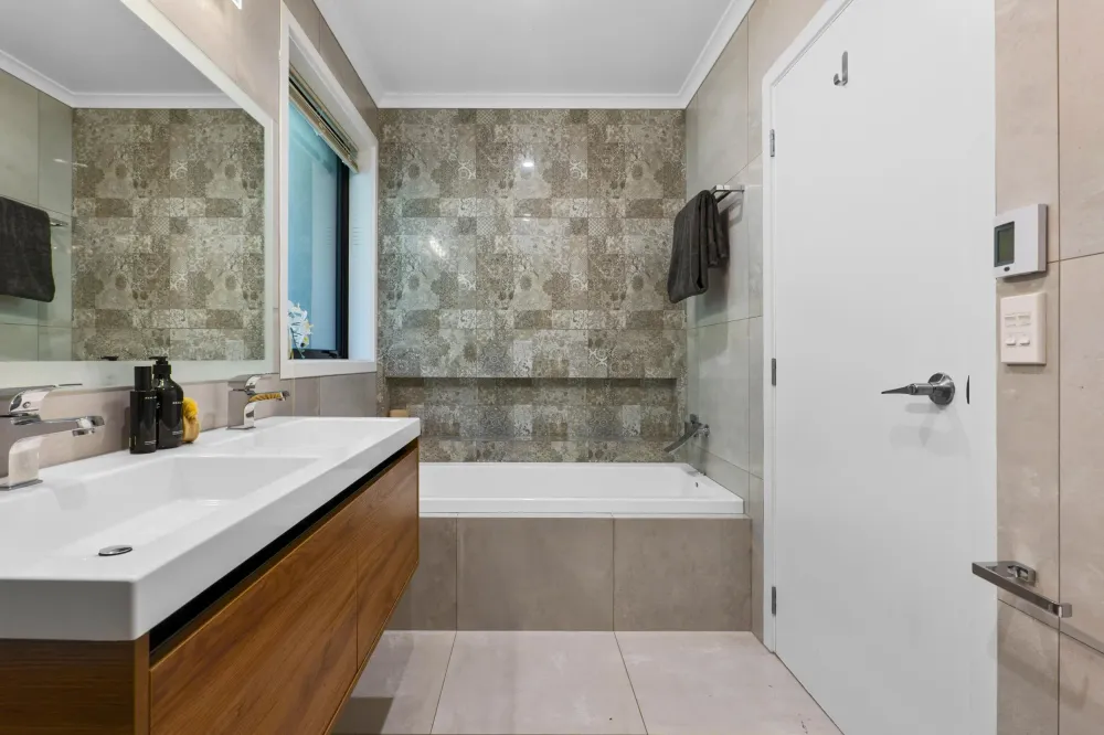 Photos of 259 Kennedys Bush Road
