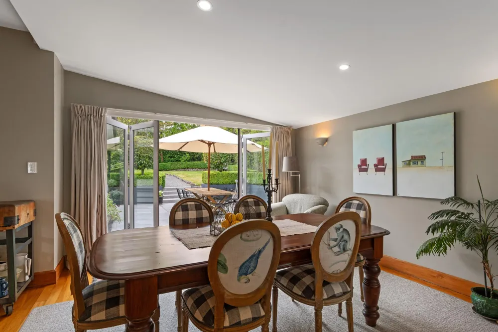 Photos of 7 Lowick Avenue