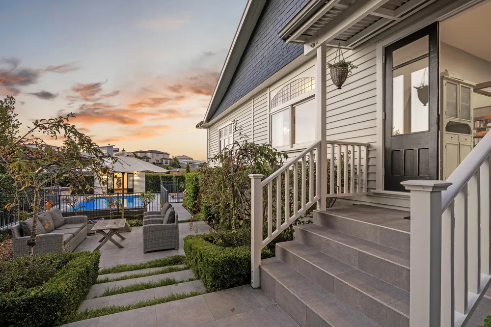 Photos of 7 Lowick Avenue