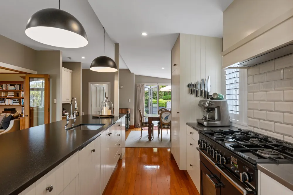 Photos of 7 Lowick Avenue