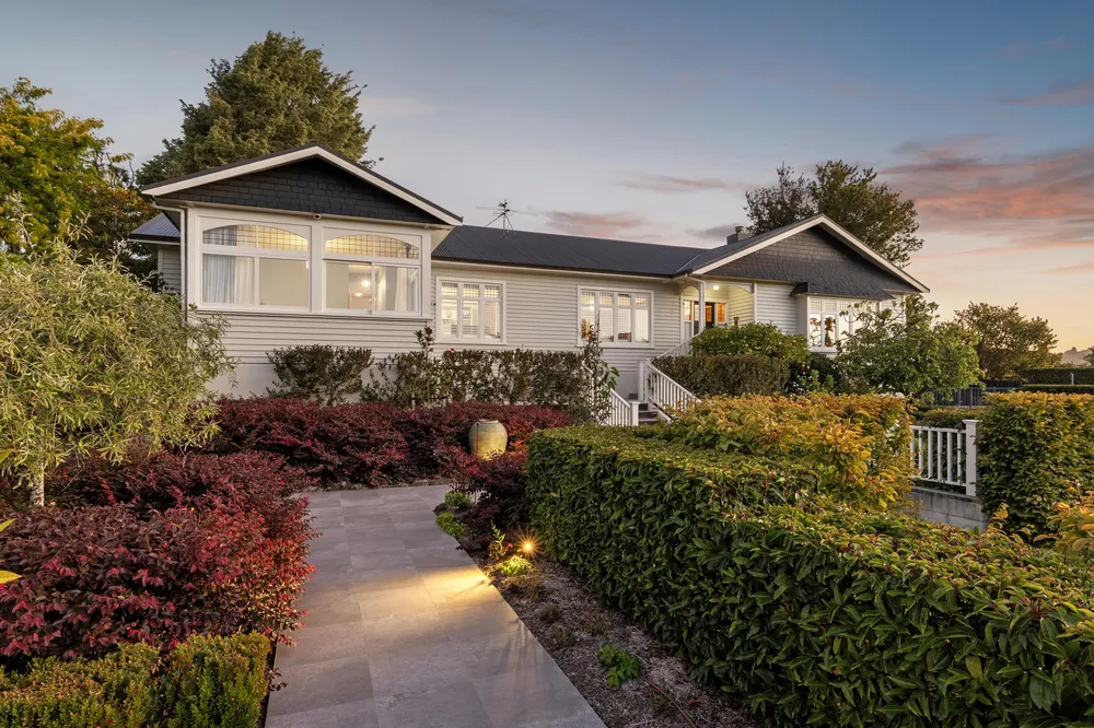 Photos of 7 Lowick Avenue