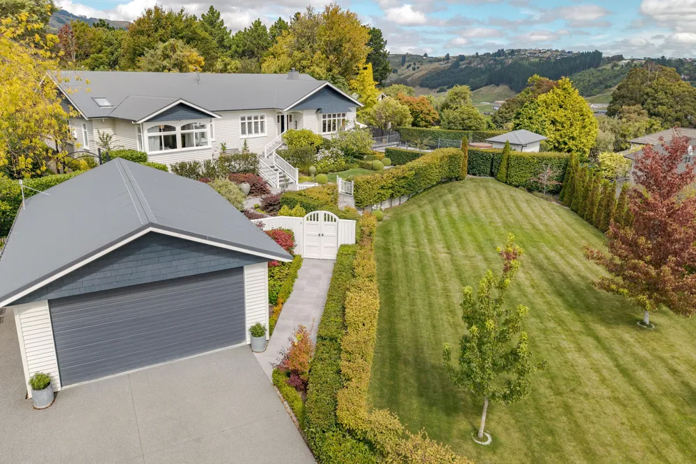 Photos of 7 Lowick Avenue