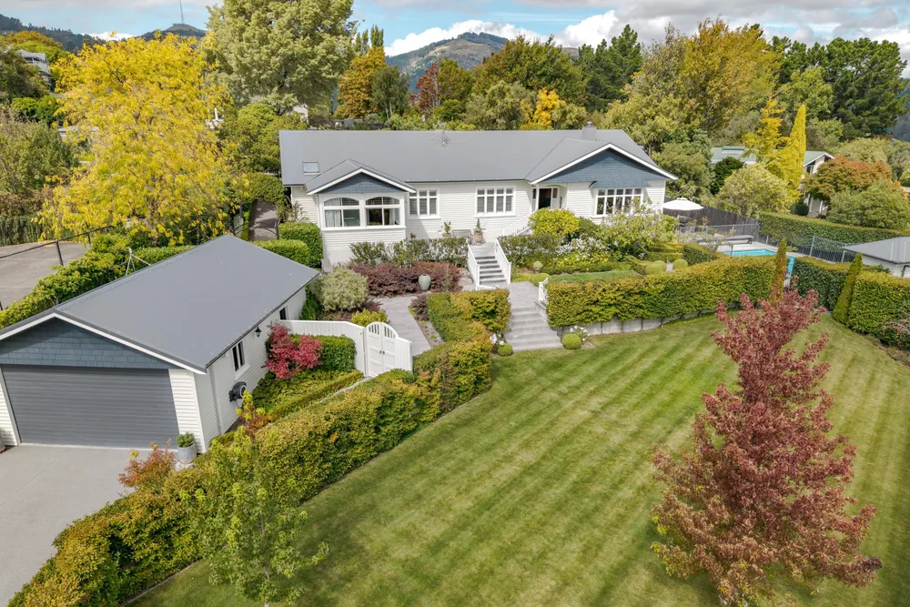 Photos of 7 Lowick Avenue