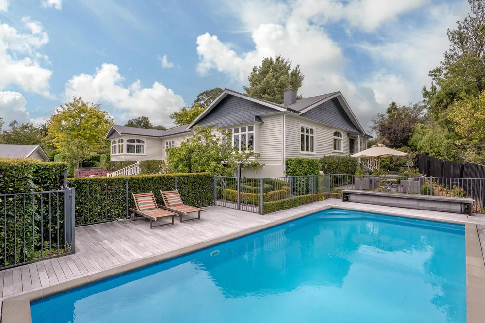 Photos of 7 Lowick Avenue