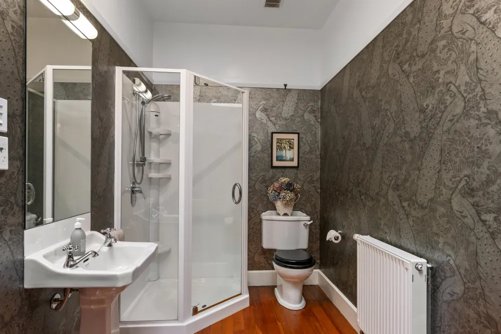 Photos of 7 Lowick Avenue