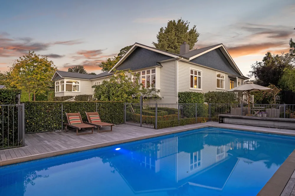 Photos of 7 Lowick Avenue