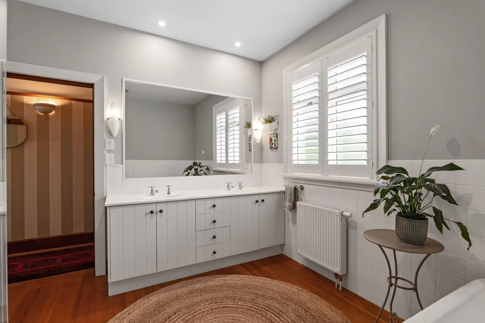 Photos of 7 Lowick Avenue