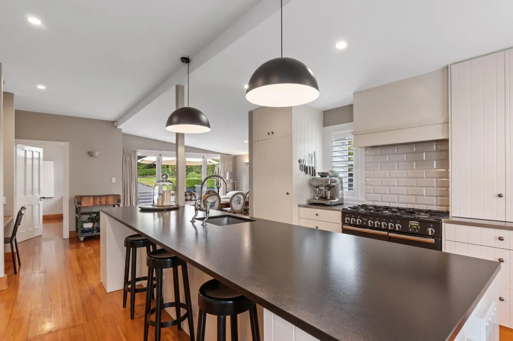Photos of 7 Lowick Avenue