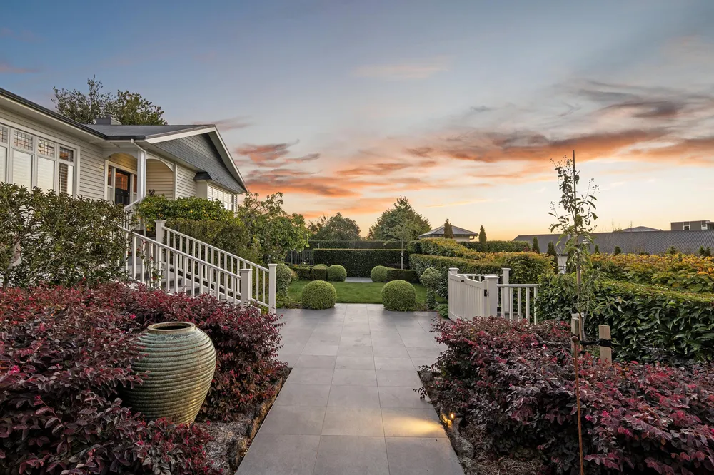 Photos of 7 Lowick Avenue