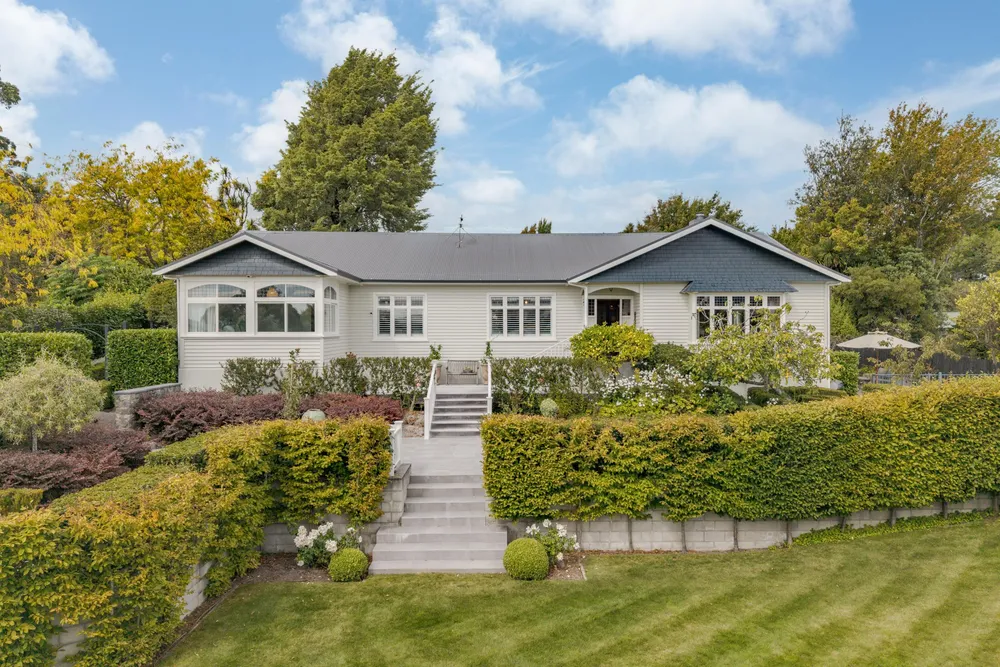 Photos of 7 Lowick Avenue
