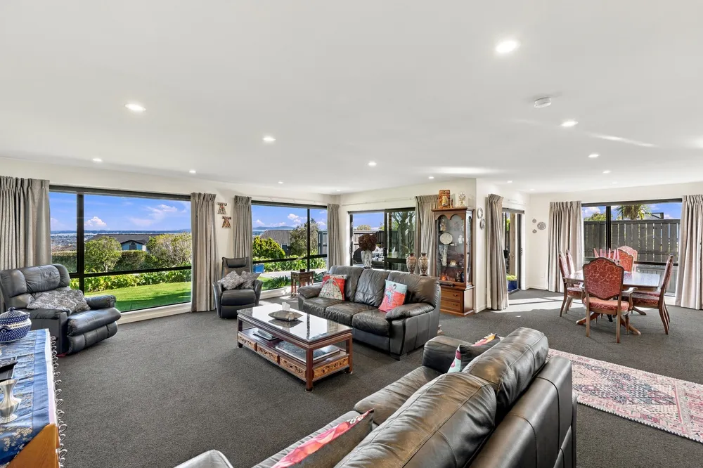 Photos of 68 Ravensdale Rise