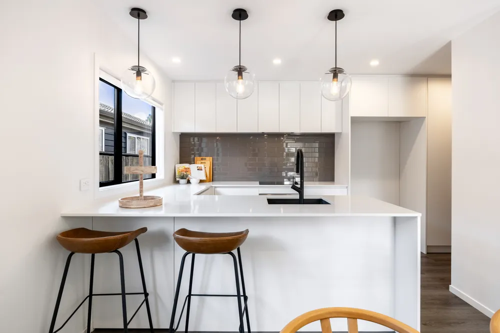 Photos of 33 Makete Crescent
