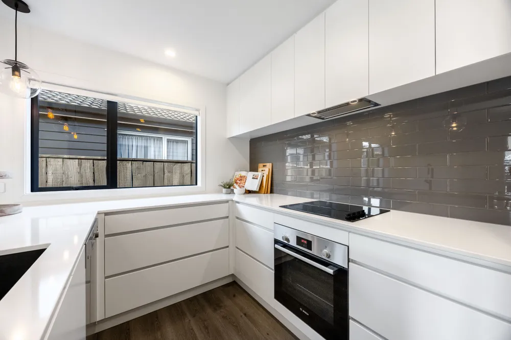Photos of 33 Makete Crescent