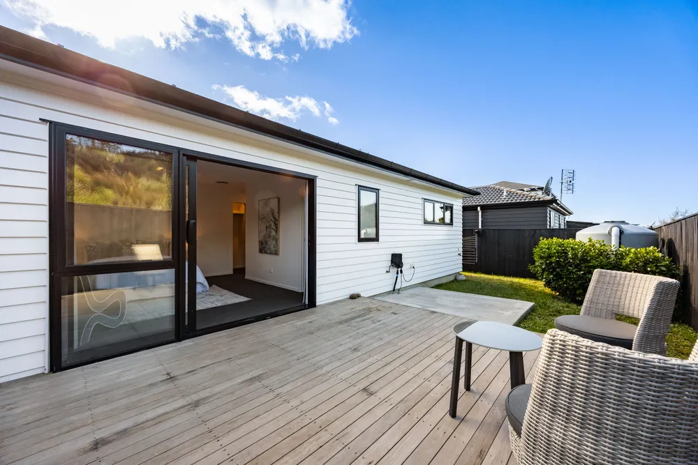 Photos of 33 Makete Crescent