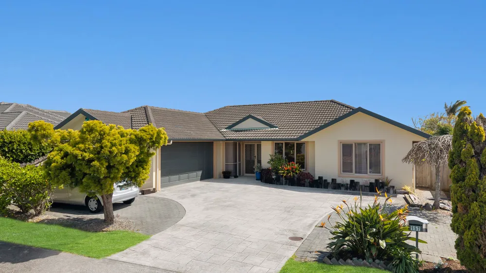 Photos of 157 Kilkenny Drive