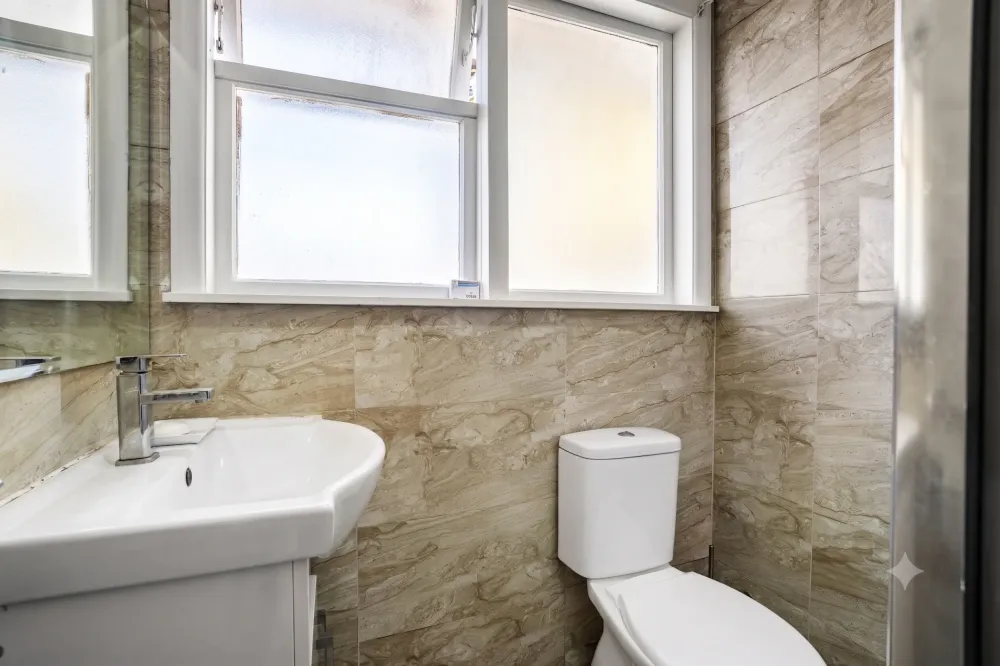 Photos of 74A Kayes Road
