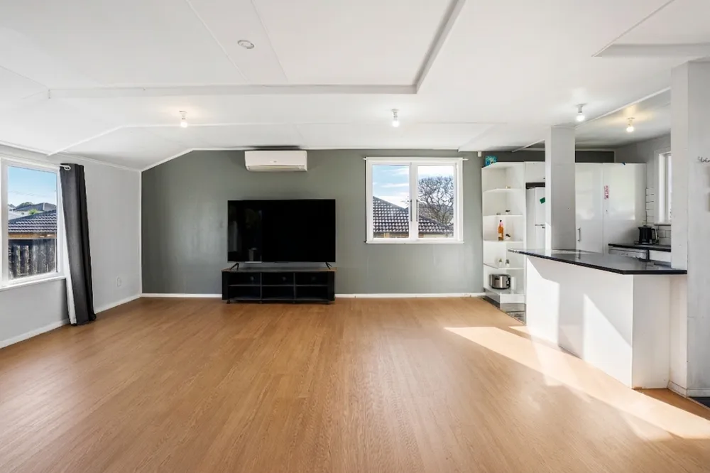 Photos of 74A Kayes Road