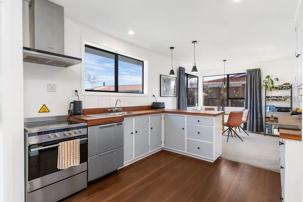 Photos of 8 Hussar Place