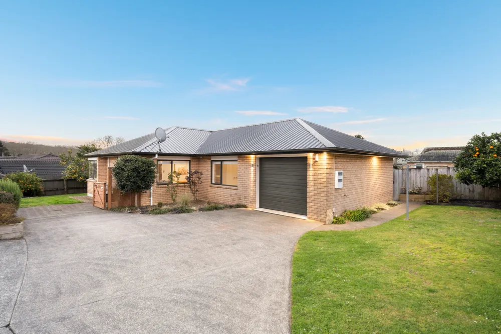 Photos of 527B Buckland Road