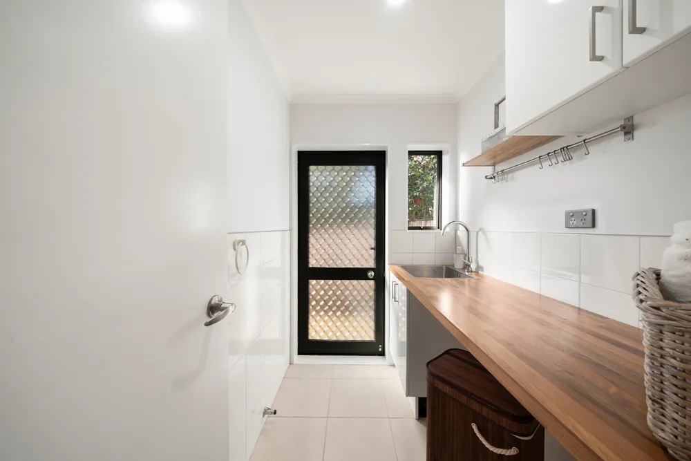 Photos of 527B Buckland Road