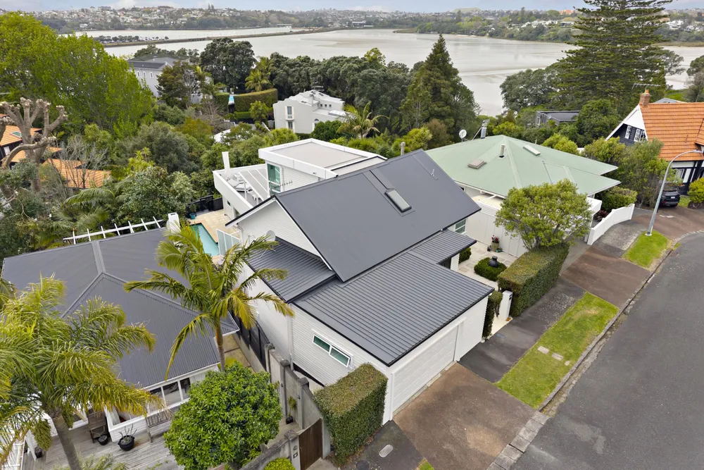 Photos of 17 Papahia Street